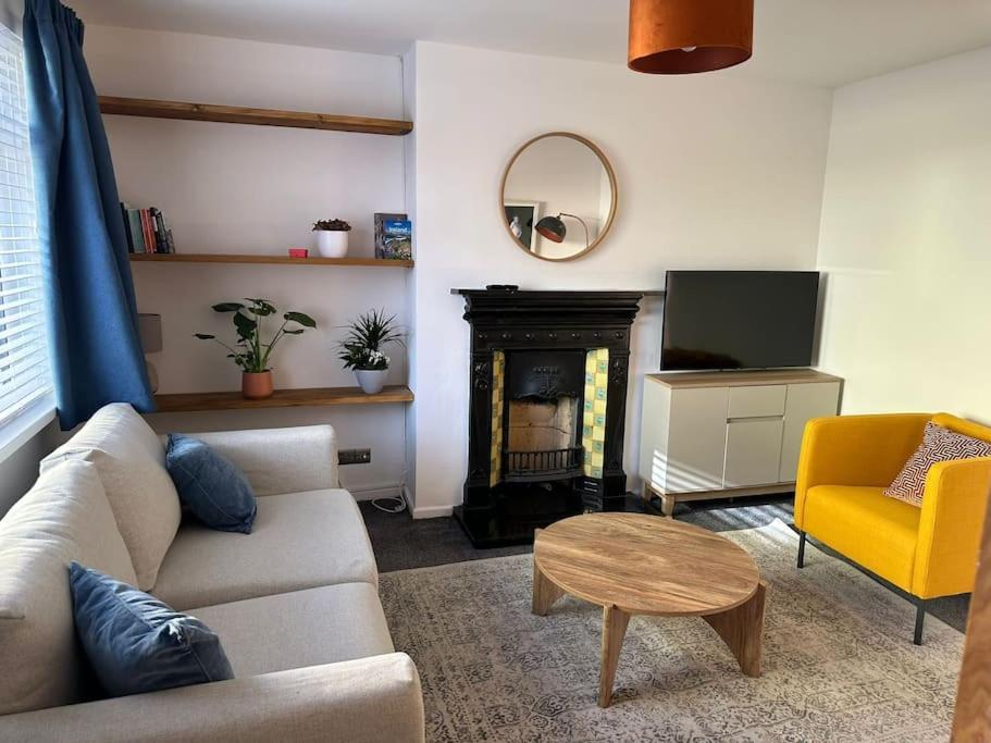 Revamped Holywood Town Centre House Apartment Bagian luar foto